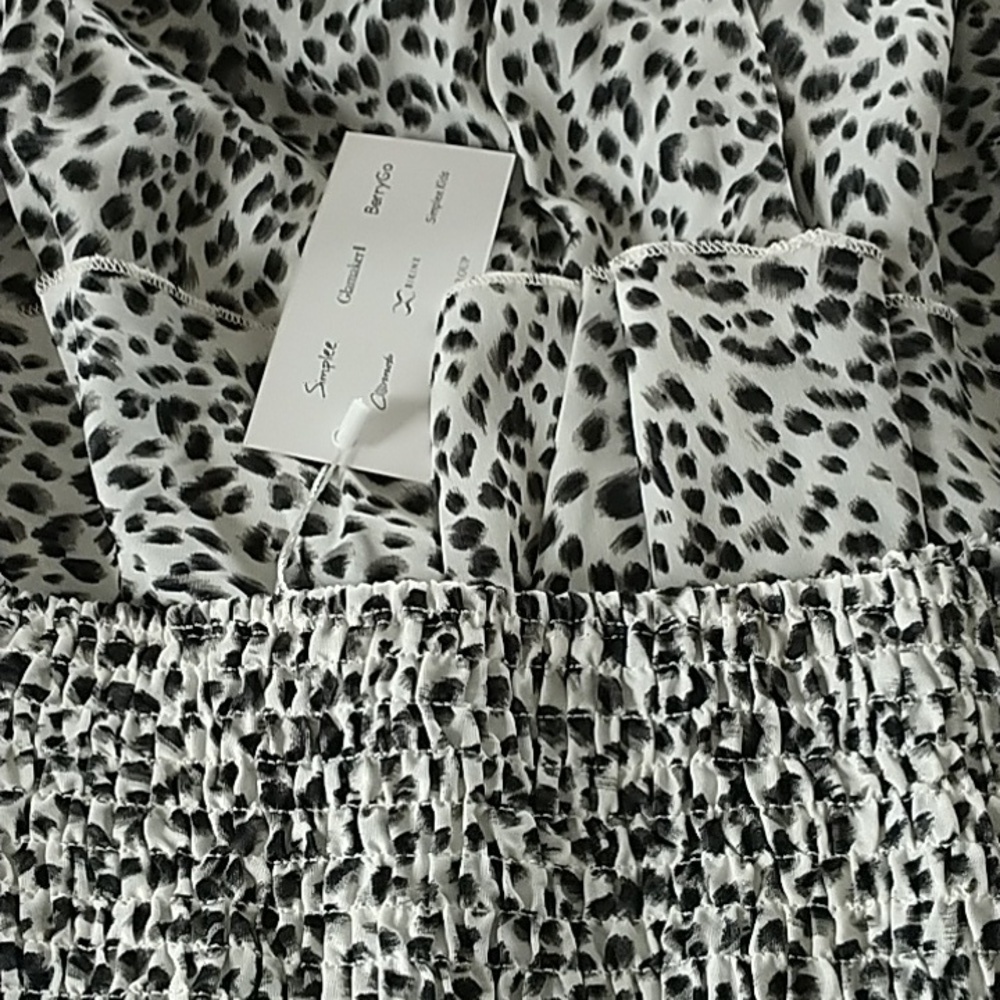 Simplee Plus Step Into Romper Abstract Animal Print 3X - Picture 12 of 12